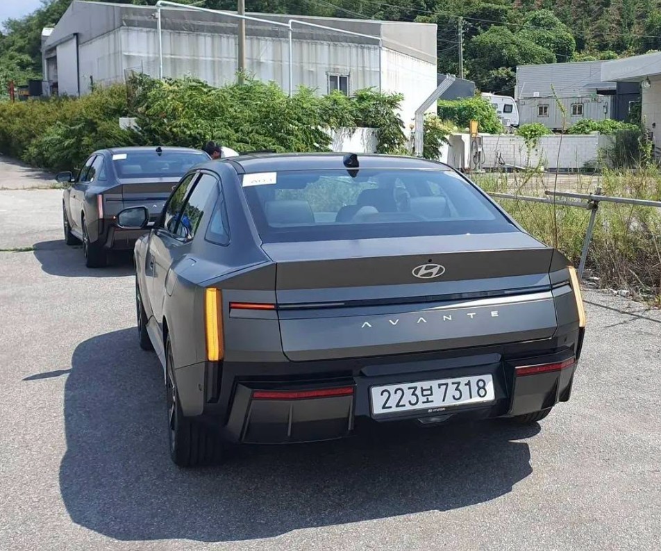 Hyundai Elantra 2027a2.jpg Hyundai Elantra 2027a2.jpg