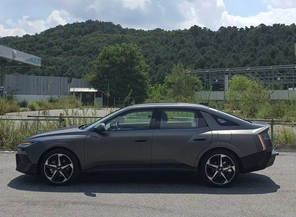 Hyundai Elantra 2027a9.jpg Hyundai Elantra 2027a9.jpg