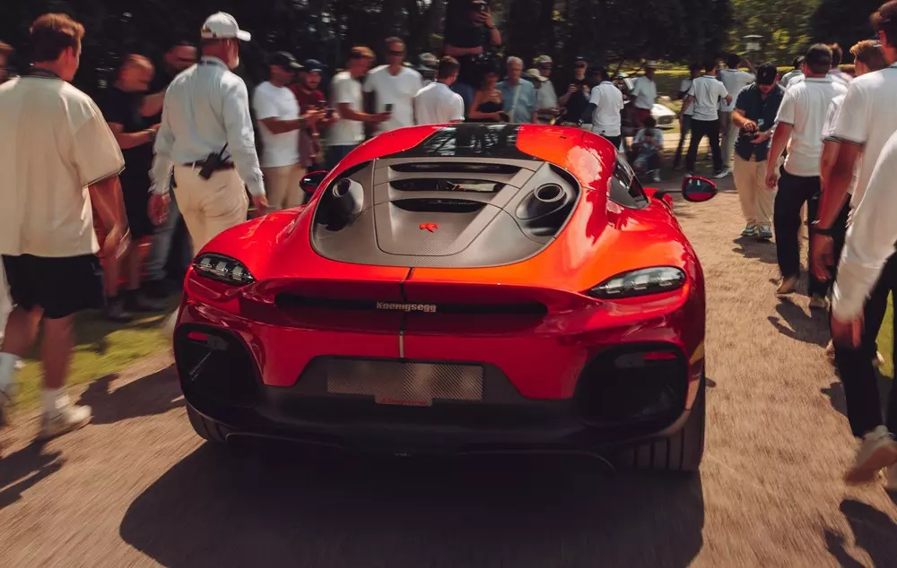Chiếc Koenigsegg Gemera trị giá 3 triệu USD đầu tiên trên thế giới bị đập phá chỉ vài ngày sau khi bàn giao cho chủ nhân - Ảnh 6.