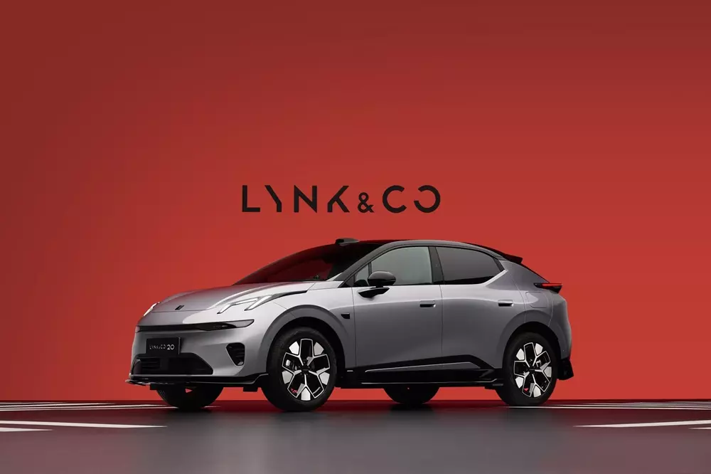 lynk-co-02-2027-2-fe3a Lynk & Co 02 2027 được trang bị cụm đèn trước mới