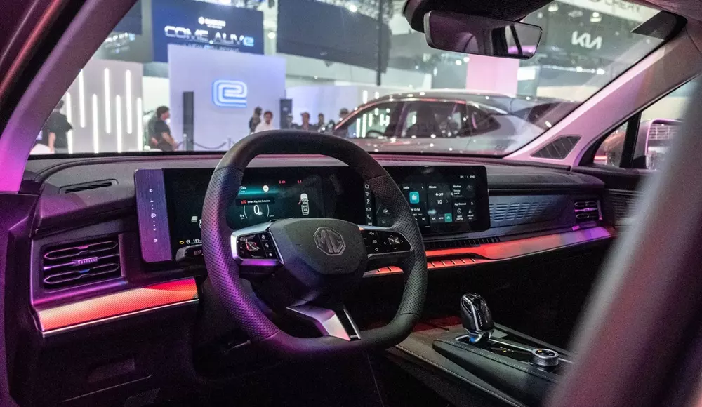 SUV cỡ lớn MG RX9 được lên lịch ra mắt Việt Nam vào cuối năm nay, cạnh tranh Hyundai Palisade - Ảnh 4.