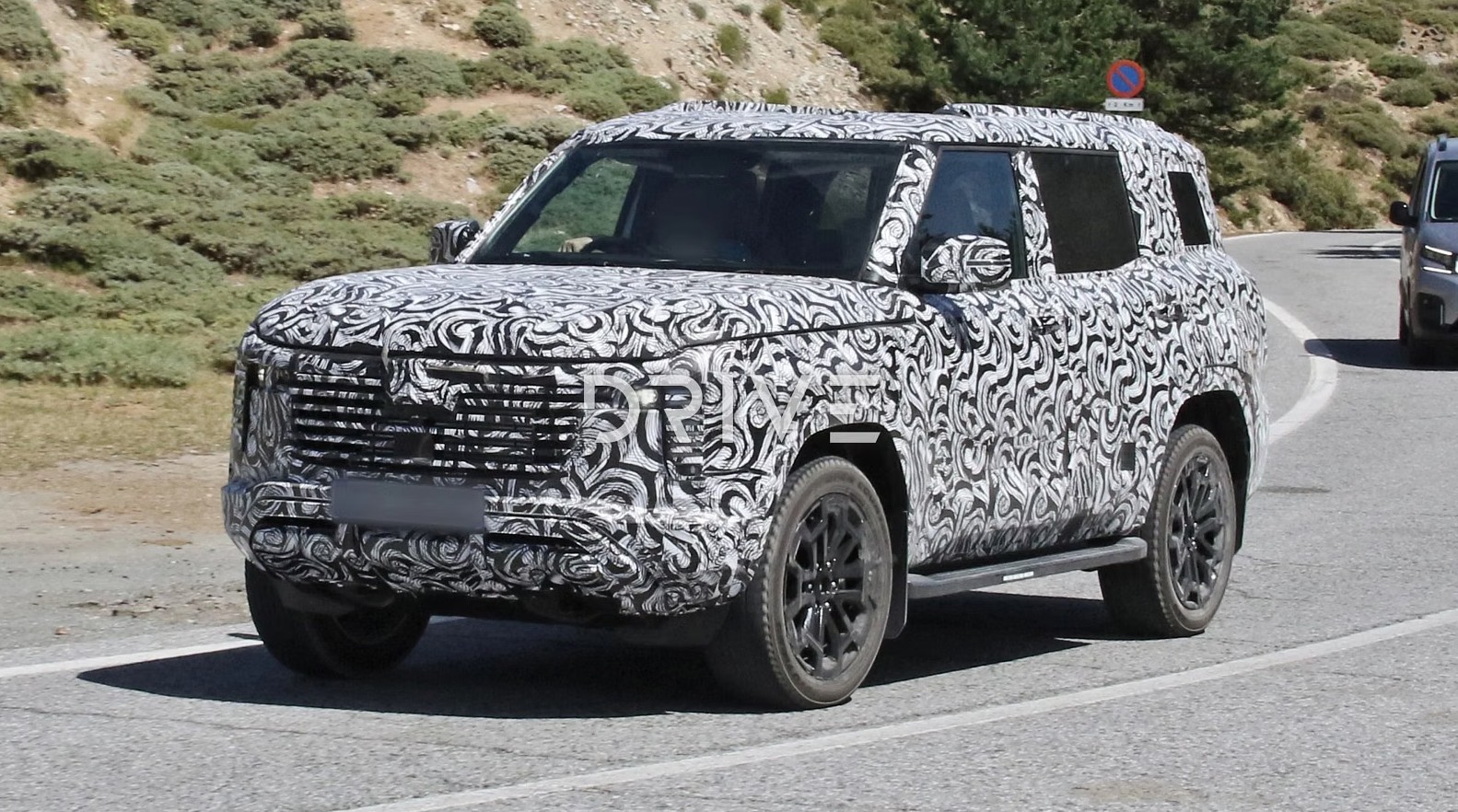 Mitsubishi Pajero 2027 A3.jpg Mitsubishi Pajero 2027 A3.jpg