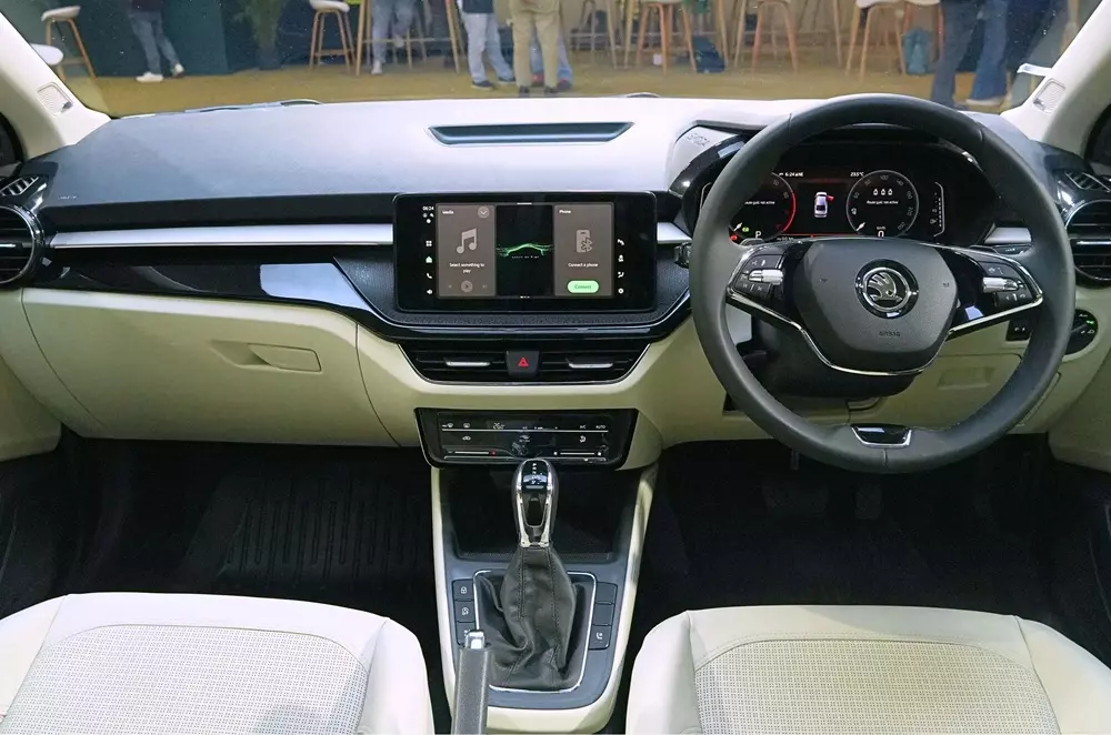 Sedan giá rẻ đang bán ở Việt Nam Skoda Slavia ra mắt phiên bản mới với thiết kế và trang bị nâng cấp - Ảnh 9.