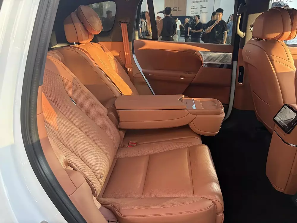 Hàng ghế sau của Xpeng G9L
