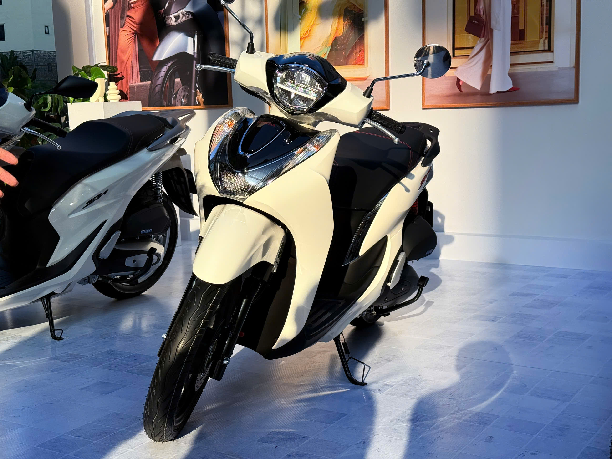 Honda SH Mode 4.jpg Honda SH Mode 4.jpg