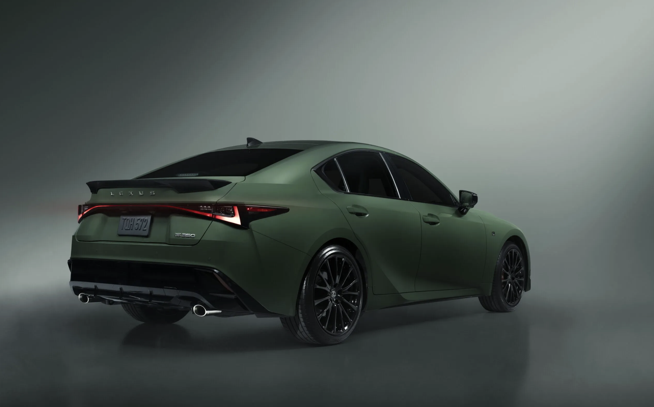 Lexus IS 2027  2026-09-17 lúc 15.31.05.png