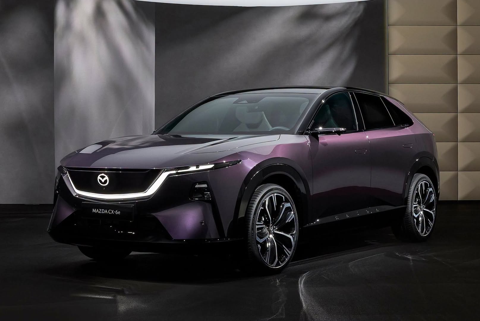 Mazda CX-6e.jpg Mazda CX-6e.jpg