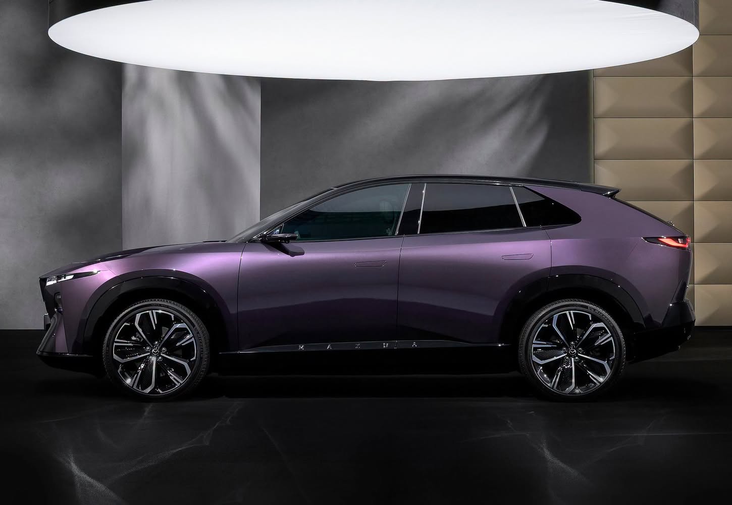 Mazda CX-6e 6.jpg Mazda CX-6e 6.jpg