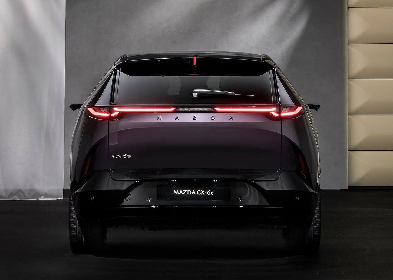 Mazda CX-6e 7.jpg Mazda CX-6e 7.jpg