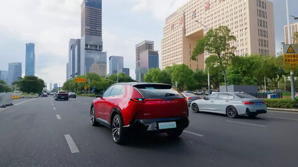 Mazda CX-6e là SUV hạng trung