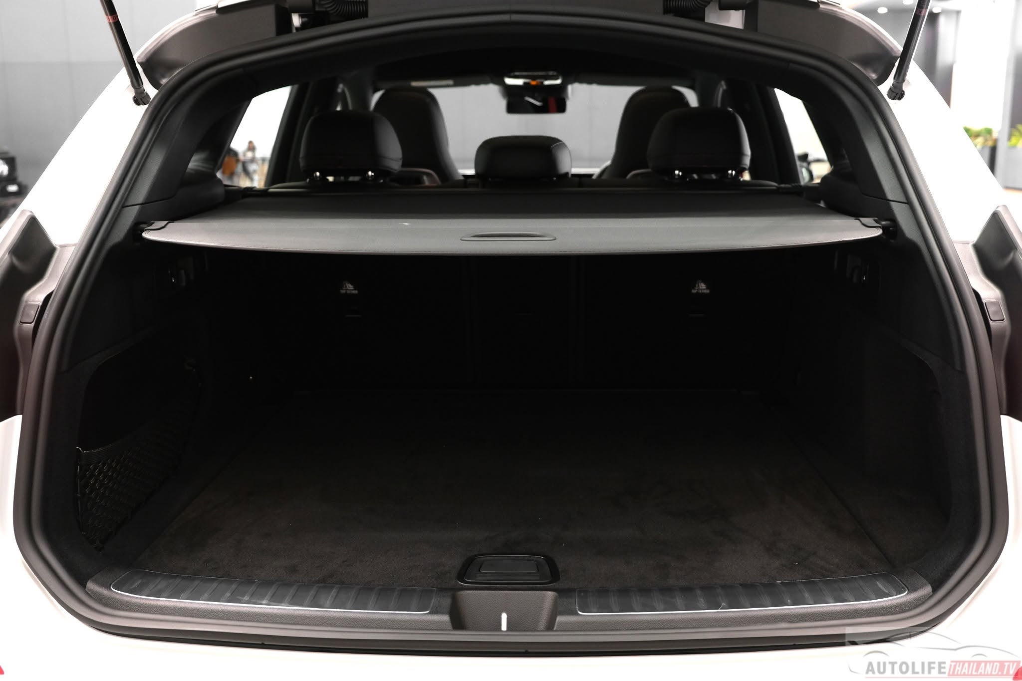 Mercedes-Benz GLC 300 -17.jpg Mercedes-Benz GLC 300 -17.jpg
