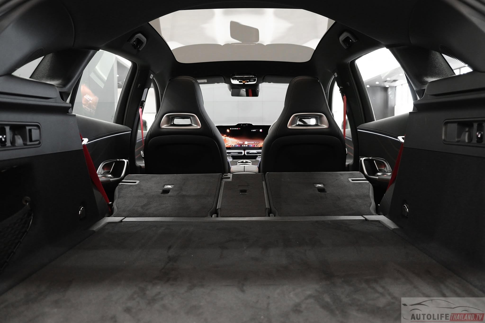 Mercedes-Benz GLC 300 -18.jpg Mercedes-Benz GLC 300 -18.jpg