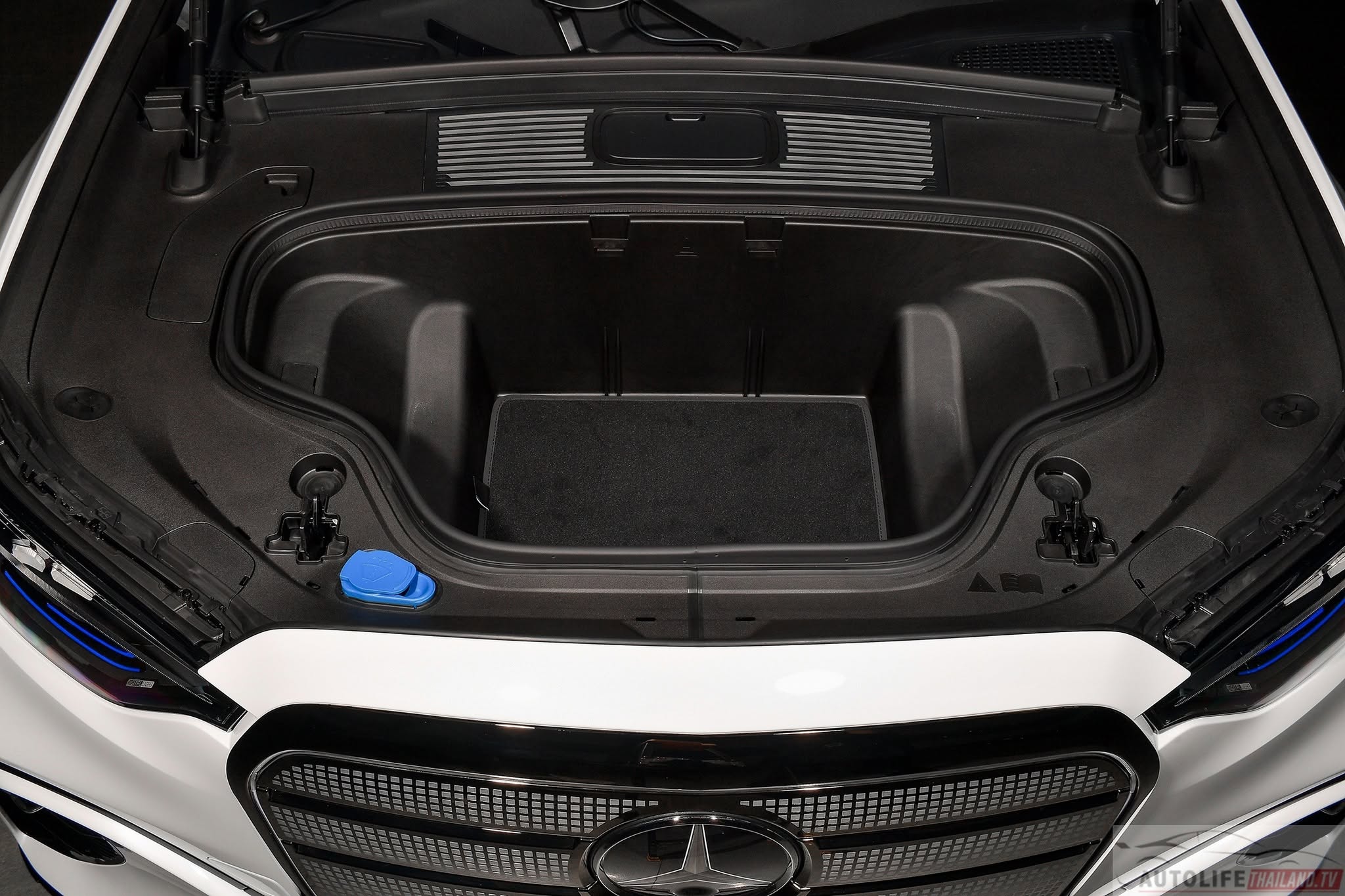 Mercedes-Benz GLC 300 -12.jpg Mercedes-Benz GLC 300 -12.jpg