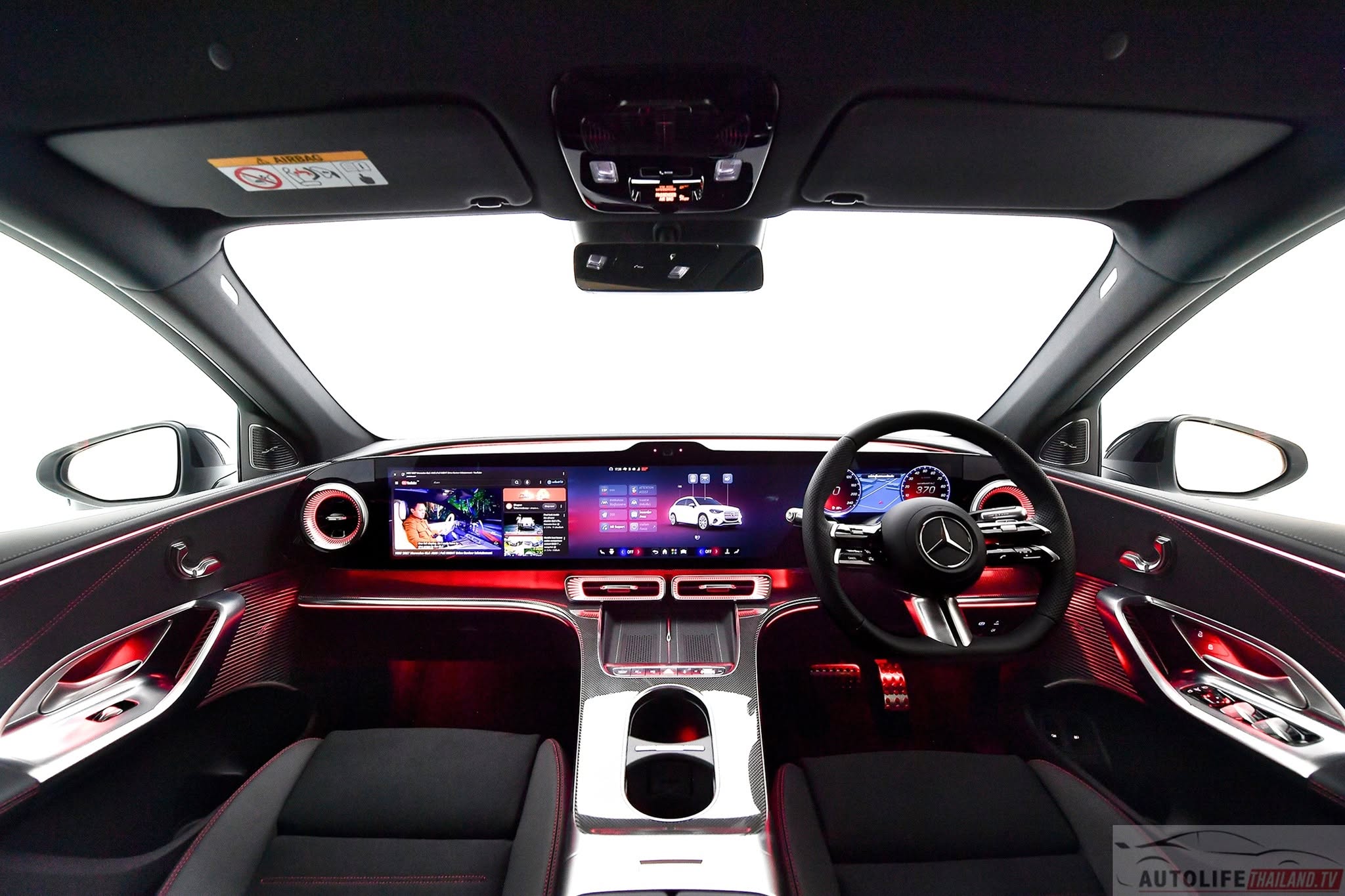 Mercedes-Benz GLC 300 -3.jpg Mercedes-Benz GLC 300 -3.jpg