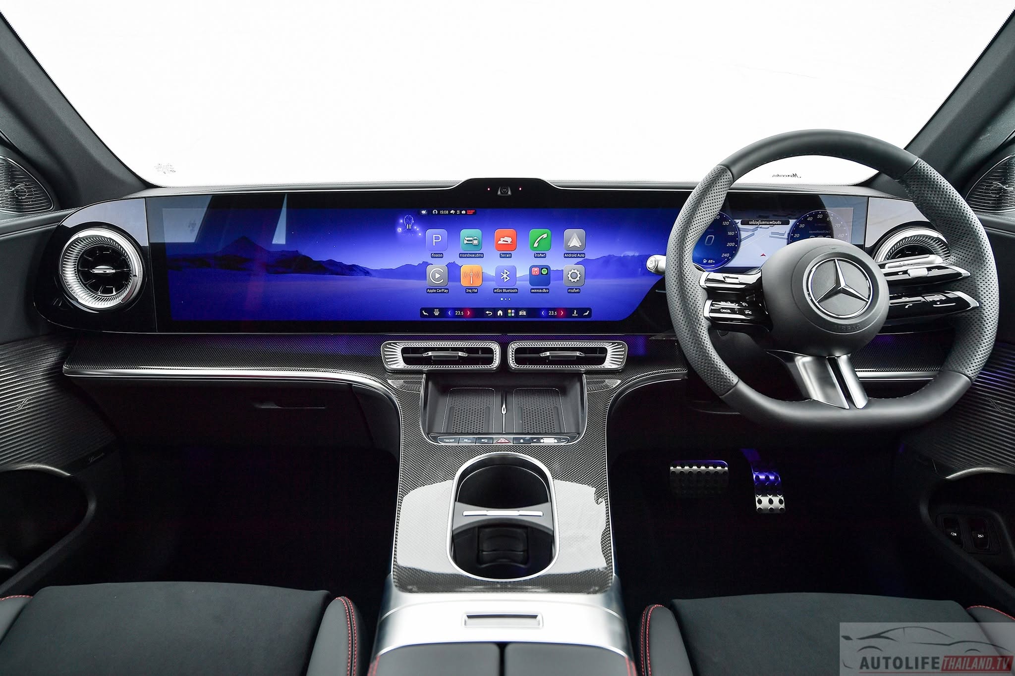 Mercedes-Benz GLC 300 -14.jpg Mercedes-Benz GLC 300 -14.jpg