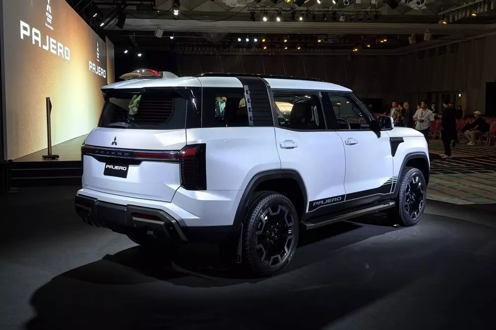 mitsubishi-pajero-2027-8-85b2 Mitsubishi Pajero 2027 có nhiều chế độ lái khác nhau