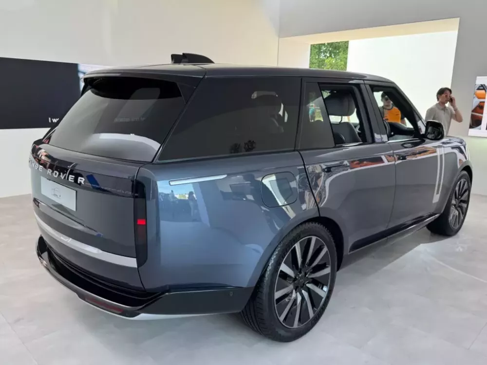 range-rover-electric-5-f6a2 Range Rover Electric chạy gần 600 km sau khi sạc