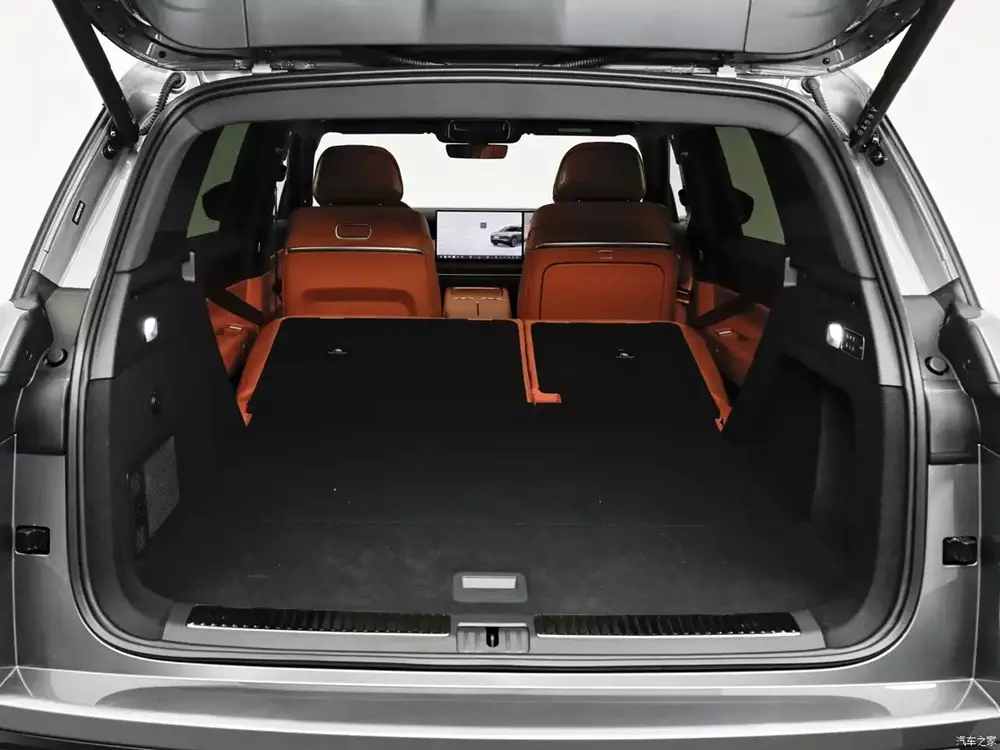 Volkswagen ID.Era 8X lộ ảnh thực tế trước ngày mở bán, thiết kế như ID.Era 9X sắp ra mắt Việt Nam - Ảnh 10.