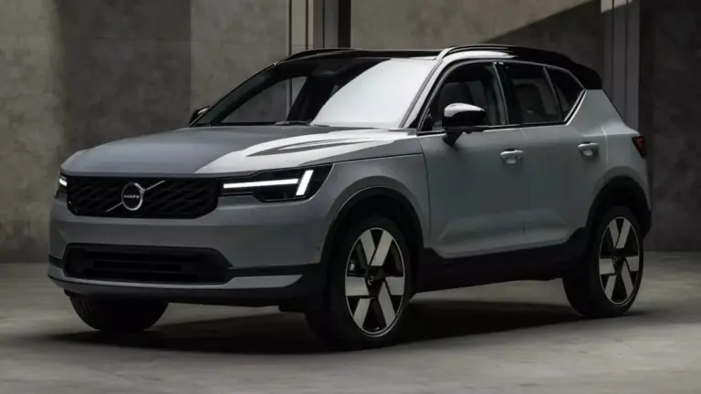 Sau hơn 1 thập kỷ bán trên thị trường, Volvo XC40 vẫn chưa “nghỉ hưu” mà được nâng cấp thiết kế và công nghệ