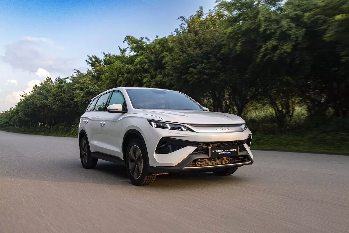 byd-sealion-5-ngoai-that-1-e50a Chốt giá từ 659 triệu đồng, BYD Sealion 5 trở thành mẫu PHEV rẻ nhất Việt Nam - Ảnh 2.