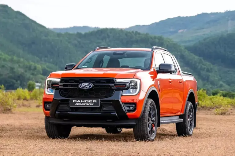 Doanh số xe bán tải tháng 9/2026: Ford Ranger tăng trưởng mạnh, giành lại ngôi vương từ Mitsubishi Triton