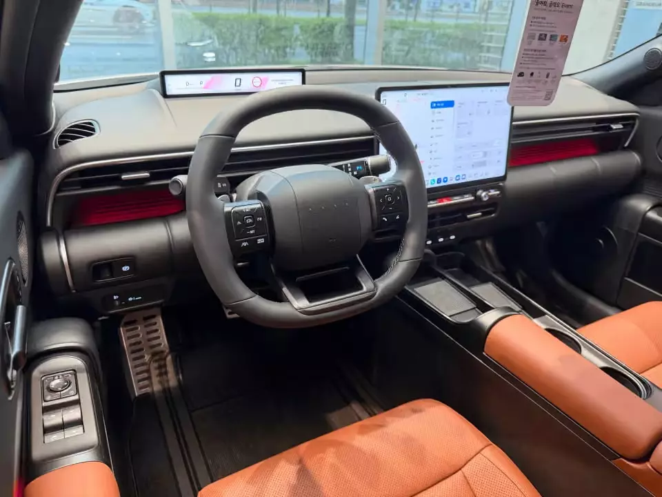 hyundai-elantra-2027-2-67f9 Bất chấp tranh cãi về giá, Hyundai Elantra thế hệ mới vẫn bán chạy như tôm tươi - Ảnh 3.