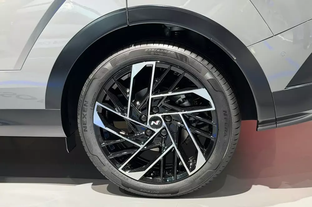 Đi tìm sự khác biệt của Hyundai Tucson N Line thế hệ mới qua những hình ảnh thực tế - Ảnh 4.
