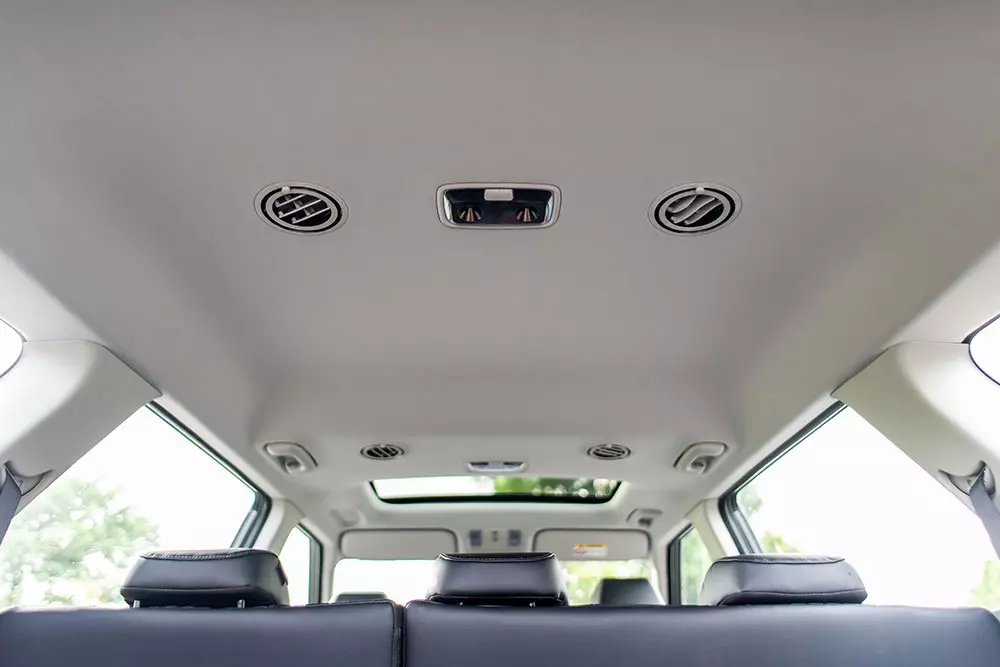 Kia Carens Clavis chính thức ra mắt Việt Nam, được định vị như bản cao cấp hơn của Carens, giá từ 639 triệu đồng - Ảnh 9.