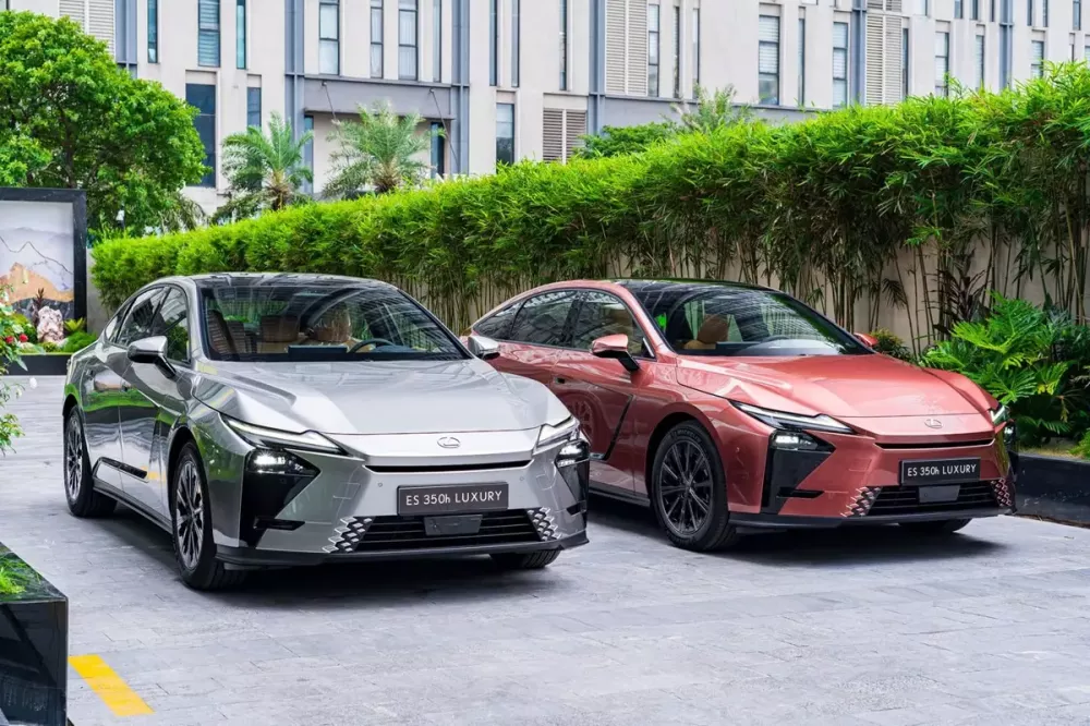 Lexus ES thế hệ mới chính thức ra mắt Việt Nam, có phiên bản thuần điện, giá từ 2,34 tỷ đồng - Ảnh 3.