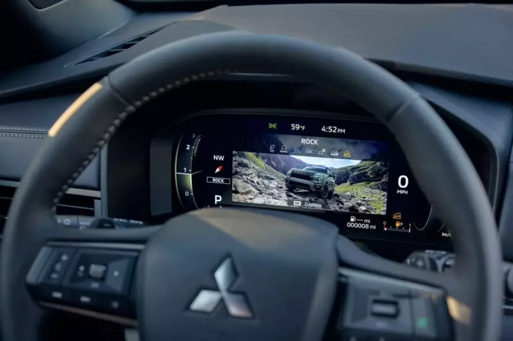mitsubishi-outlander-diamond-trail-edition-2-a0f6 Mitsubishi Outlander có thêm phiên bản mới với thiết kế hầm hố hơn và khả năng vượt địa hình tốt hơn - Ảnh 2.