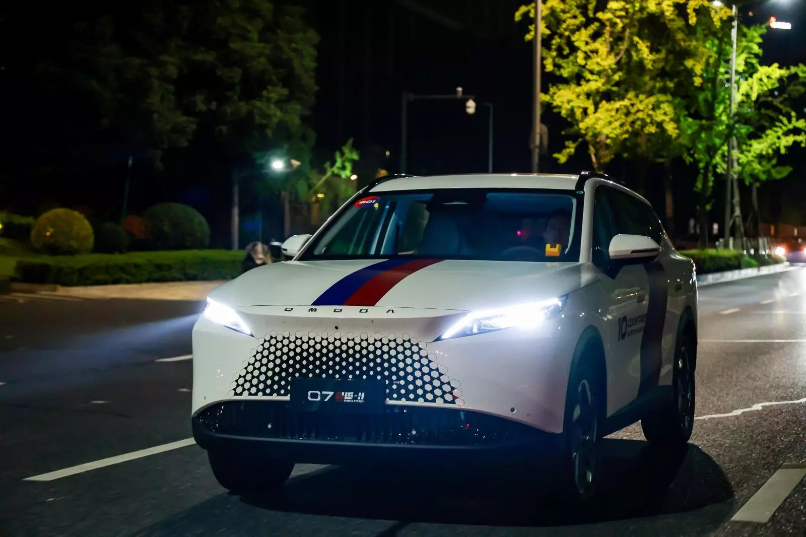 Xe hybrid không cần sạc ngoài nhưng sở hữu pin 5 kWh: OMODA 7 SHS-H mang đến trải nghiệm êm ái, mượt mà - Ảnh 4.