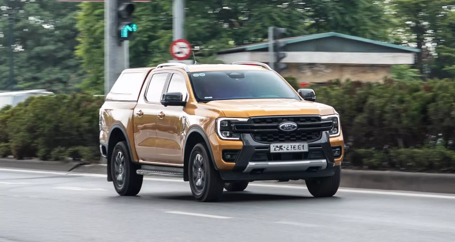 Ford Ranger tăng giá tới 24 triệu đồng - Ảnh 1.