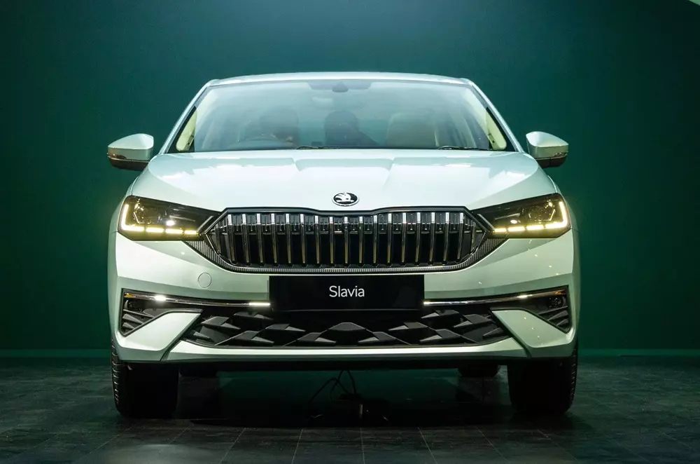 Skoda Slavia 2026 chính thức được bán ra thị trường với giá rẻ hơn đời cũ, cạnh tranh Honda City - Ảnh 2.