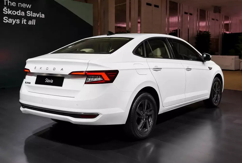Sedan giá rẻ Skoda Slavia 2027 chính thức xuất xưởng, chuẩn bị ra mắt trong tháng này - Ảnh 5.