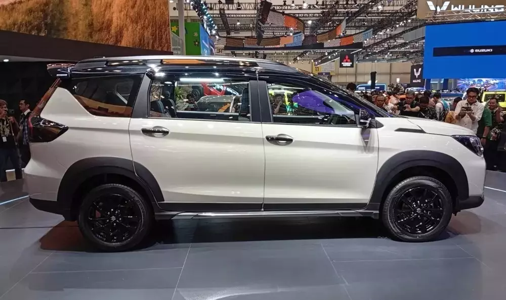 suzuki-xl7-hybrid-2027-2-17a7 Suzuki XL7 Hybrid 2027 sở hữu bộ mâm 16 inch sơn đen bóng