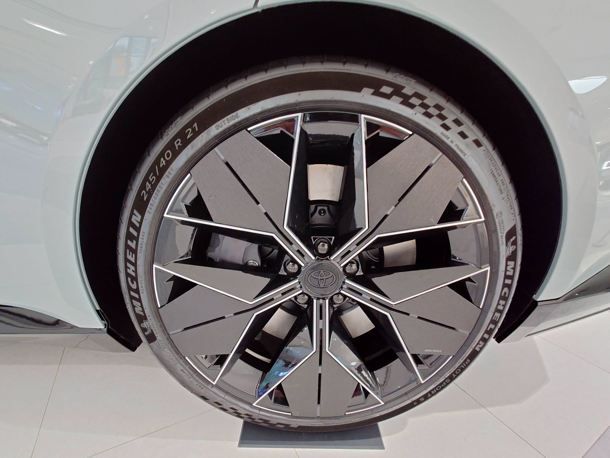Toyota Corolla-10.jpg Toyota Corolla-10.jpg
