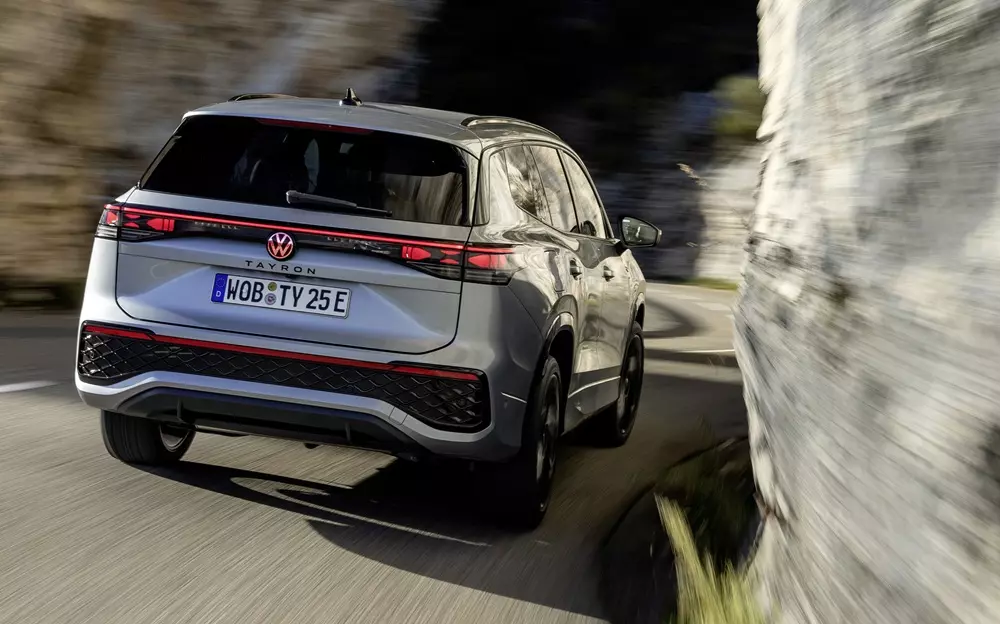 Volkswagen Tayron R-Line 2027 dùng động cơ mạnh hơn