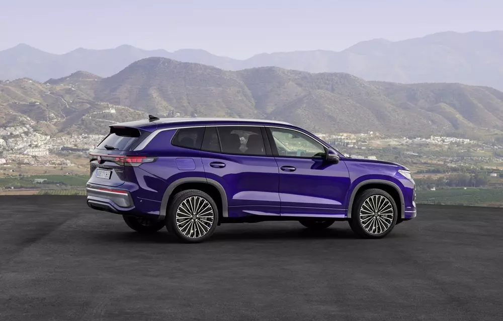 Volkswagen Tayron Style 2027 sẽ dùng chung động cơ với Tiguan